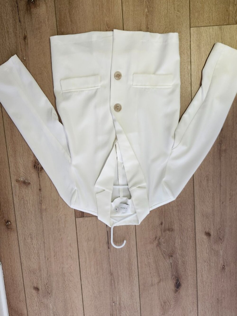 White Blazer - Picture 4 of 4